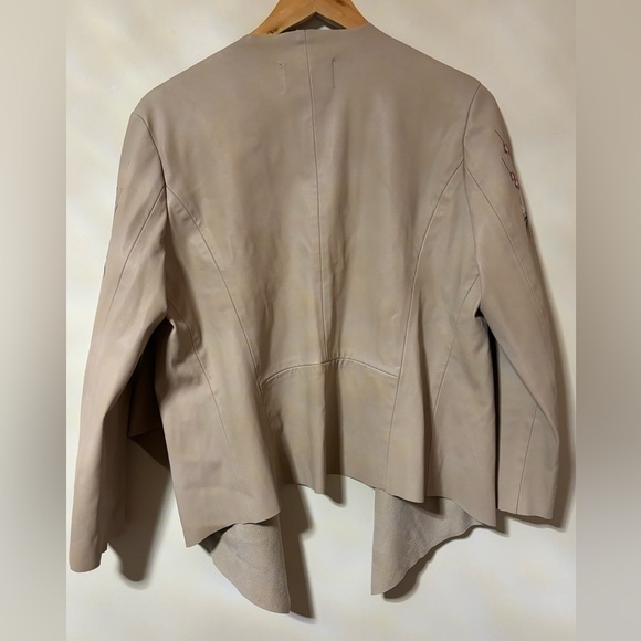 Le Chateau-Beige embroidered vegan leather suede waterfall blazer/jacket - Picture 6 of 6